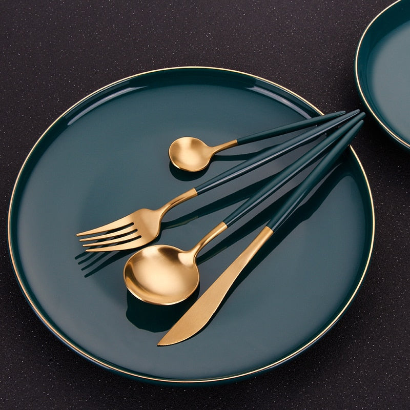Matte Pristine Flatware Set