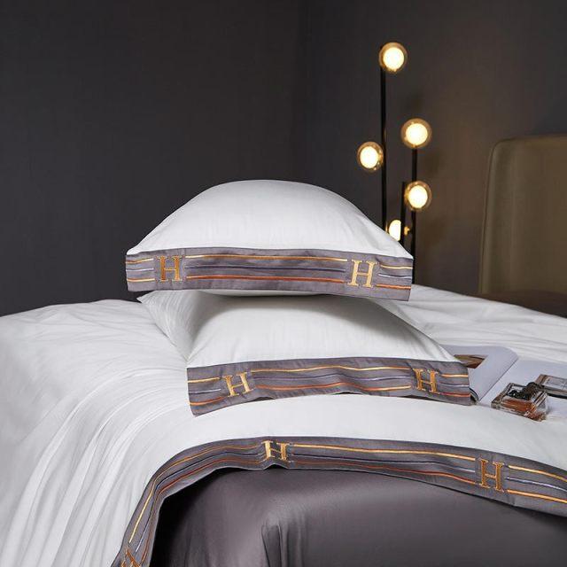 White Visna Duvet Cover Set (Long-Staple Sateen Cotton)