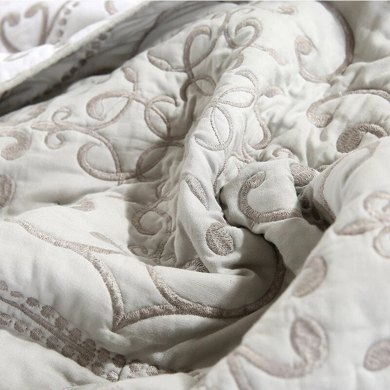 Marionette Coverlet Set