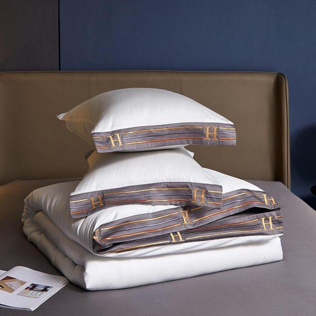 White Visna Duvet Cover Set (Long-Staple Sateen Cotton)